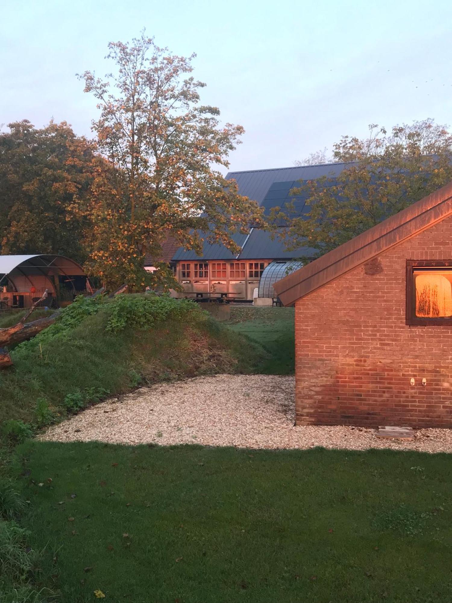 Bed En Brood In De Kapschuur - Boerderij De Zuiderkrib Bed & Breakfast Kraggenburg Dış mekan fotoğraf